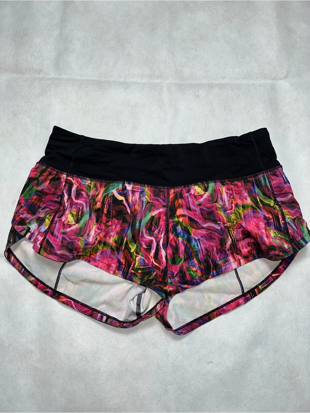 Lululemon pink lined running short shorts size 4